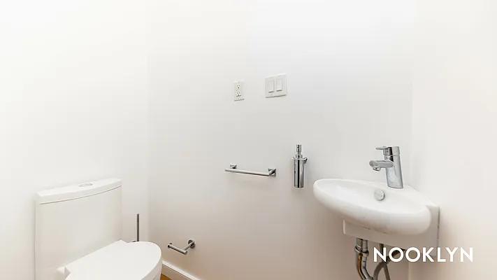 Rented by Nooklyn NYC LLC | media 76