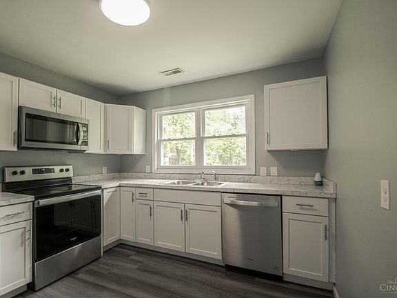 4th image of 158 Willard Ave