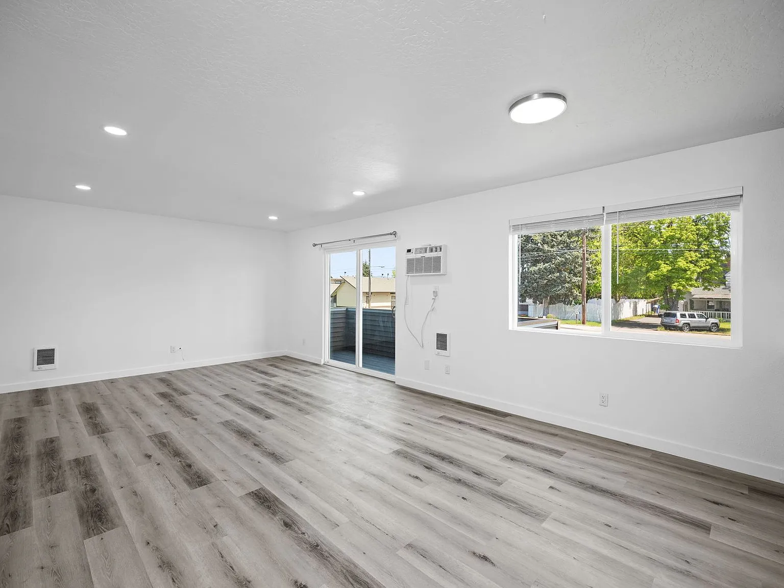 Monico Apartments - Dishman Area 2 Bedrooms — Photo 4