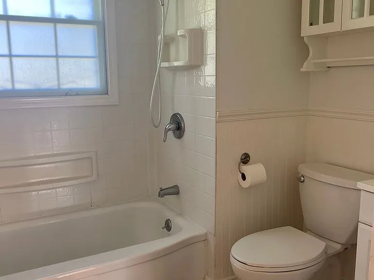407 Janie St — Photo 8
