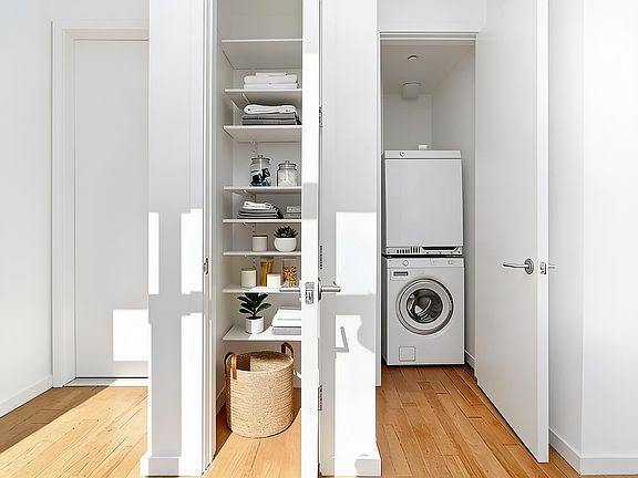 4th image of 55 Hope St #561