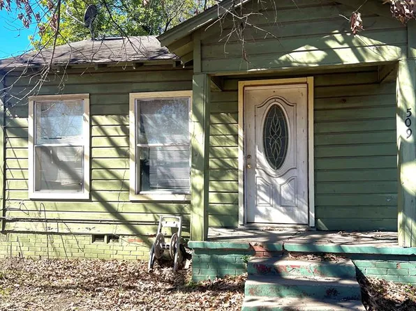 509 Lipsey Ave, Palestine, TX 75803