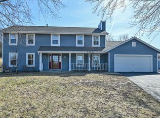 W281S3696 Woodcock Ct, Waukesha, WI 53189