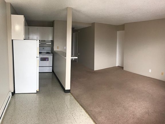 2 bedroom entry