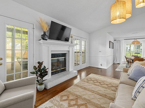 3rd image of 169 Rivergate Dr