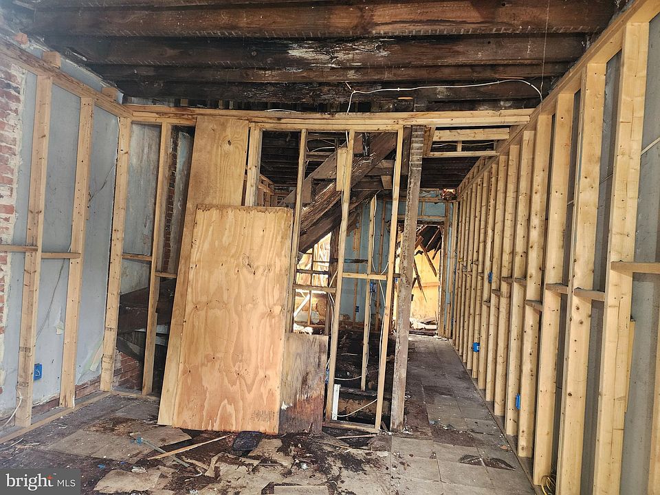 2nd image of 1551 Cole St