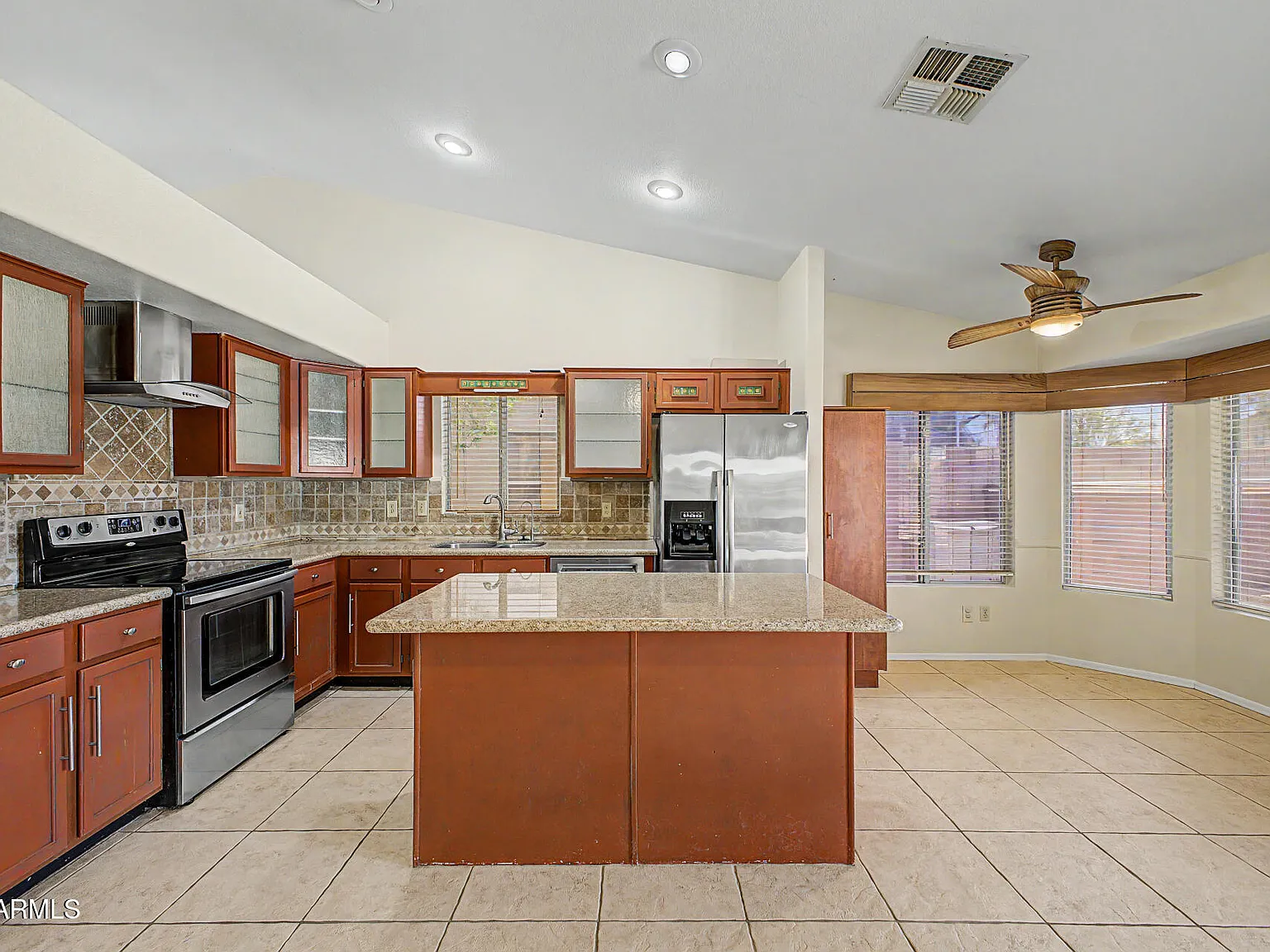4 bed, 2.0 bath, 1682 sqft, $2,495 — Photo 3