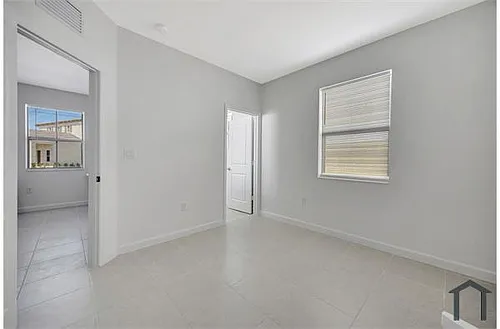 2791 SE 23rd Ter Photo 1