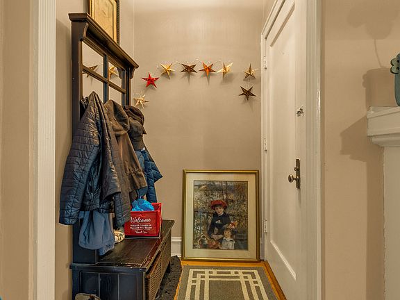 4th image of 1042 Washington Blvd APT 3W