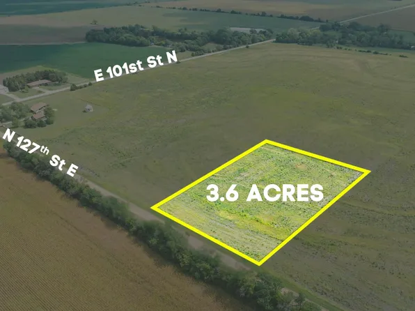 8 Redbud Ln #A, Iola, KS 66749