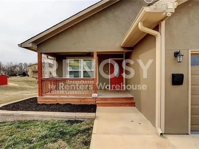 3836 Lloyd St — Photo 24