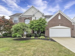 9767 Tuttle Rd, Olmsted Falls, OH 44138