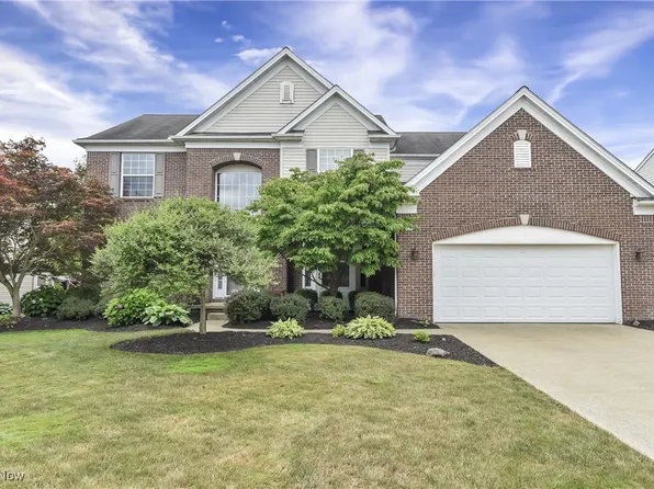 9767 Tuttle Rd, Olmsted Falls, OH 44138