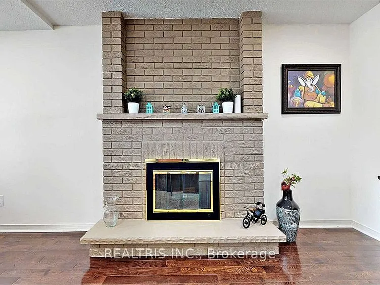68 Gretman Cres — Photo 17