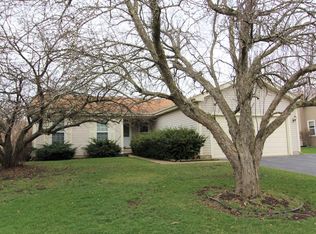 635 Red Coach Ln, Algonquin, IL
