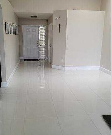 4th image of 16572 NW 6th St