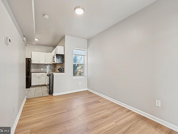 4th image of 1615 W Westmoreland St