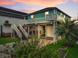 943 Sand Dune Dr, Crystal Beach, TX 77650