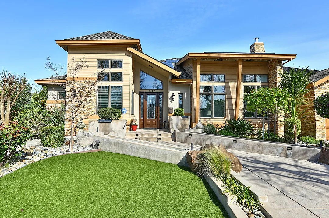 1157 Doralee Way photo 1