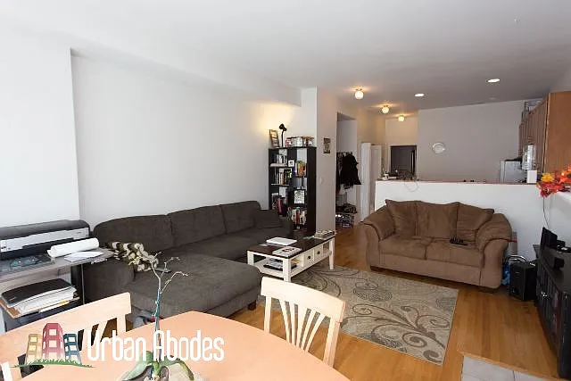 1426 W Belmont Ave #2A — Photo 5
