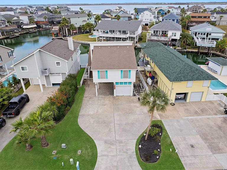 1114 Tiki Dr — Photo 38