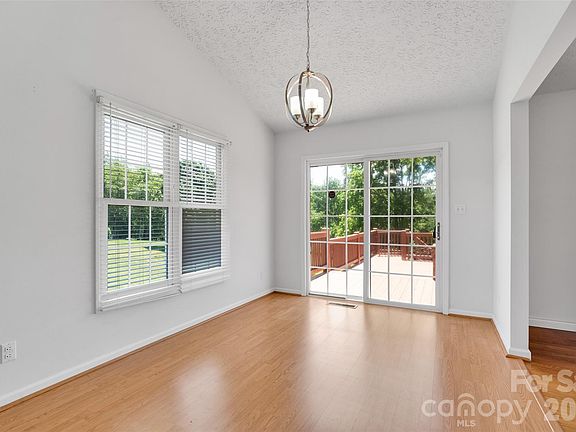 5th image of 117 Caldonia Dr