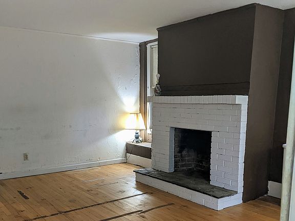 living room205904433.jpg