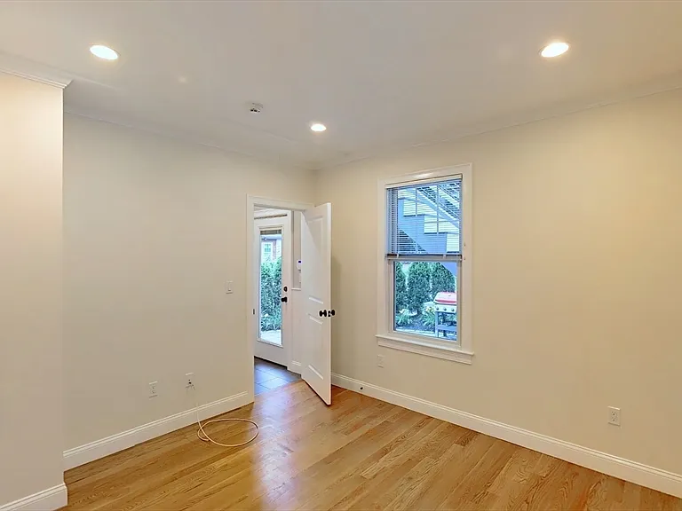 125 Westbourne Ter #1 — Photo 5