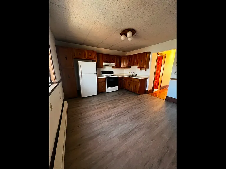 49-51 Graves Ave #3 — Photo 6