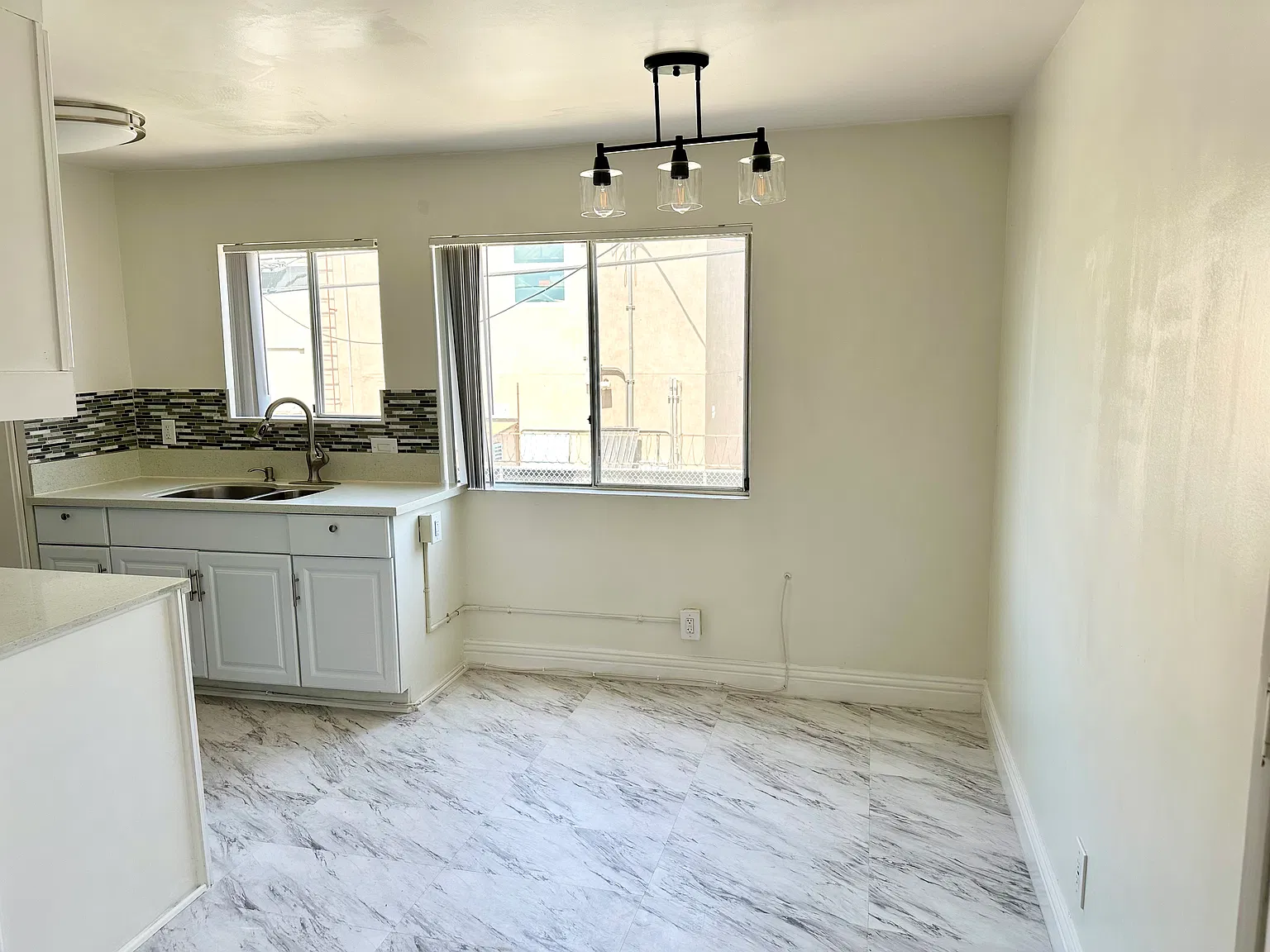 2 bed, 825 sqft, $2,300 — Photo 4