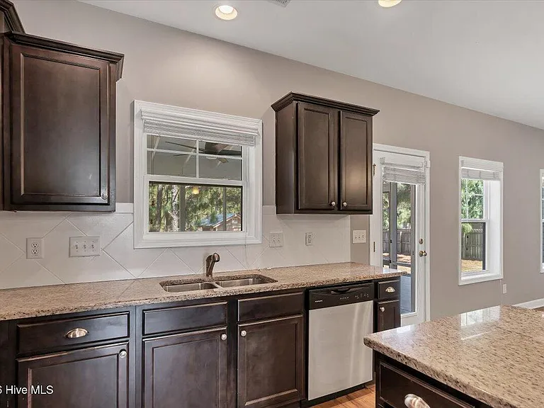 3015 Dana Ln — Photo 39