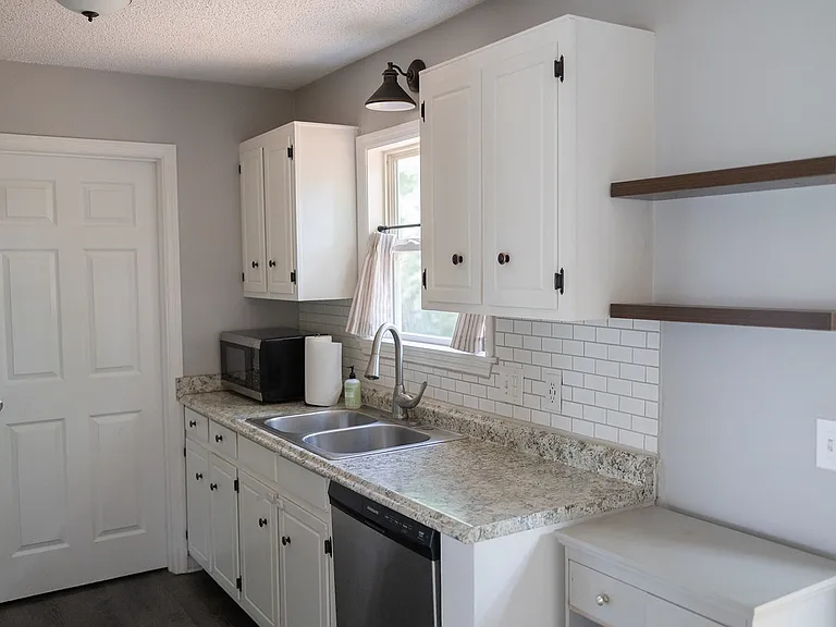 1216 Jacksons Hill Rd — Photo 18