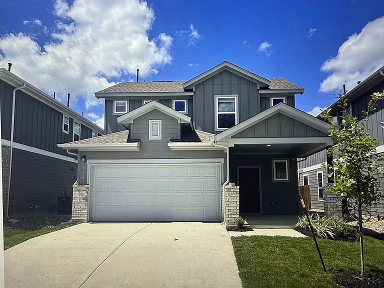 184 Jackman Dr — Photo 1
