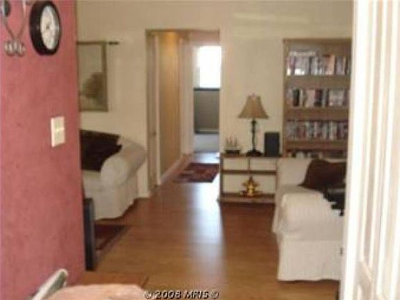 2nd image of 2 Shaftsbury Ct