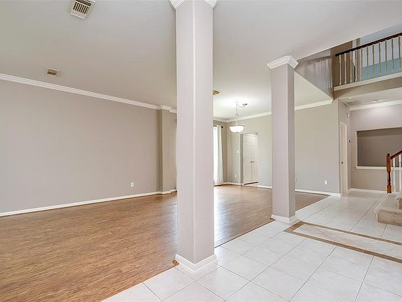 The foyer has tile floors.