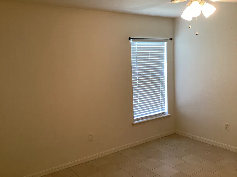 1424 Mistflower Ln — Photo 16