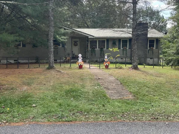 266 Hickory Dr, Crossville, TN 38571