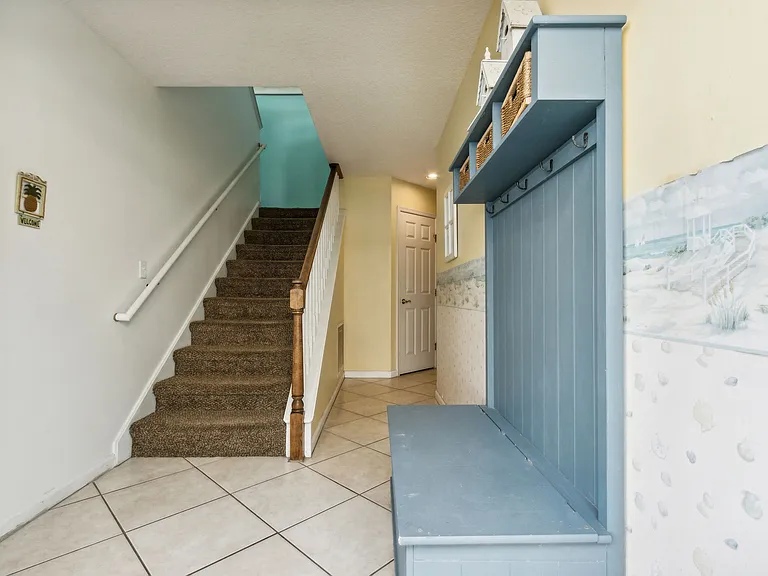 2919 S Fletcher Ave — Photo 5