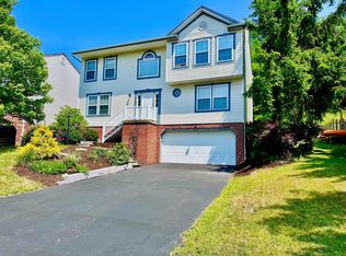216 Hooks Ln, Canonsburg, PA