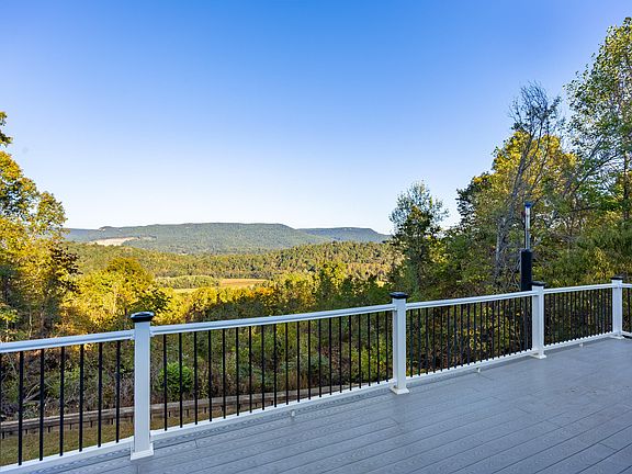 4th image of 475 Herbert Dr