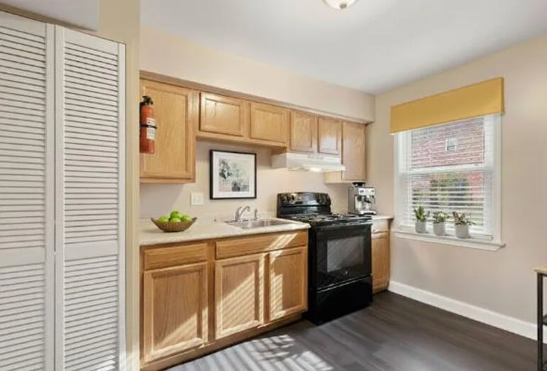 5007 Sheriff Rd NE — Photo 2