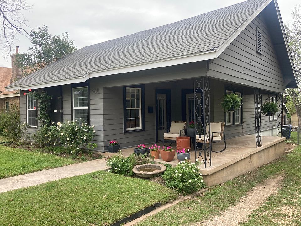 1st image of 909 N 34th St