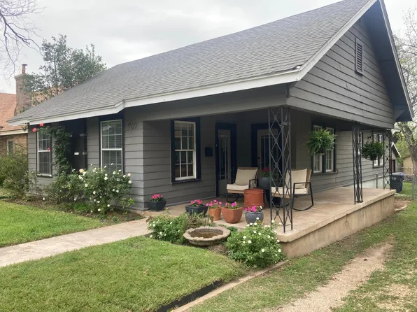 909 N 34th St, Waco, TX 76710