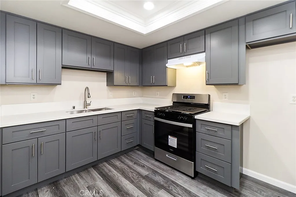 2 bed, 37740 sqft, $2,900 — Photo 3