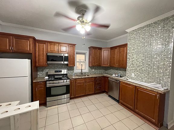 2nd image of 409 Hamilton St APT 1