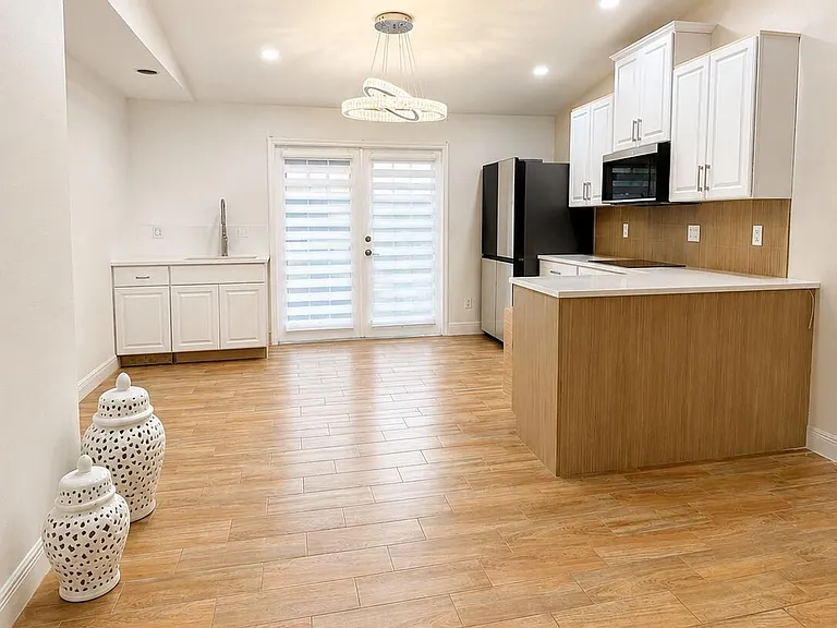1716 Pierce Dr — Photo 3
