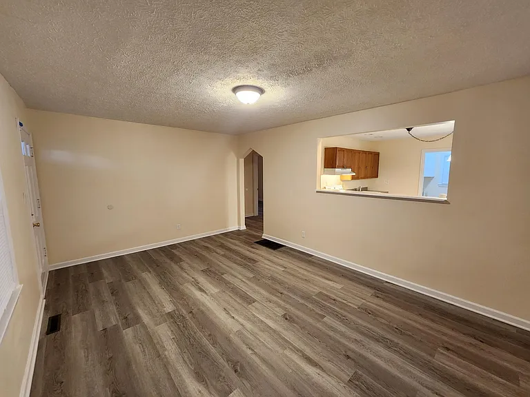 1726 Sonne Ave — Photo 4