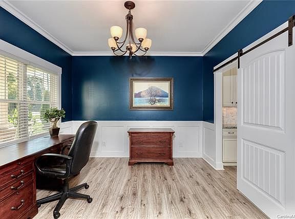 5th image of 2554 Roseview Lane