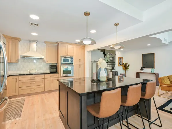 207 Shearwater Ct West image 16 of 32