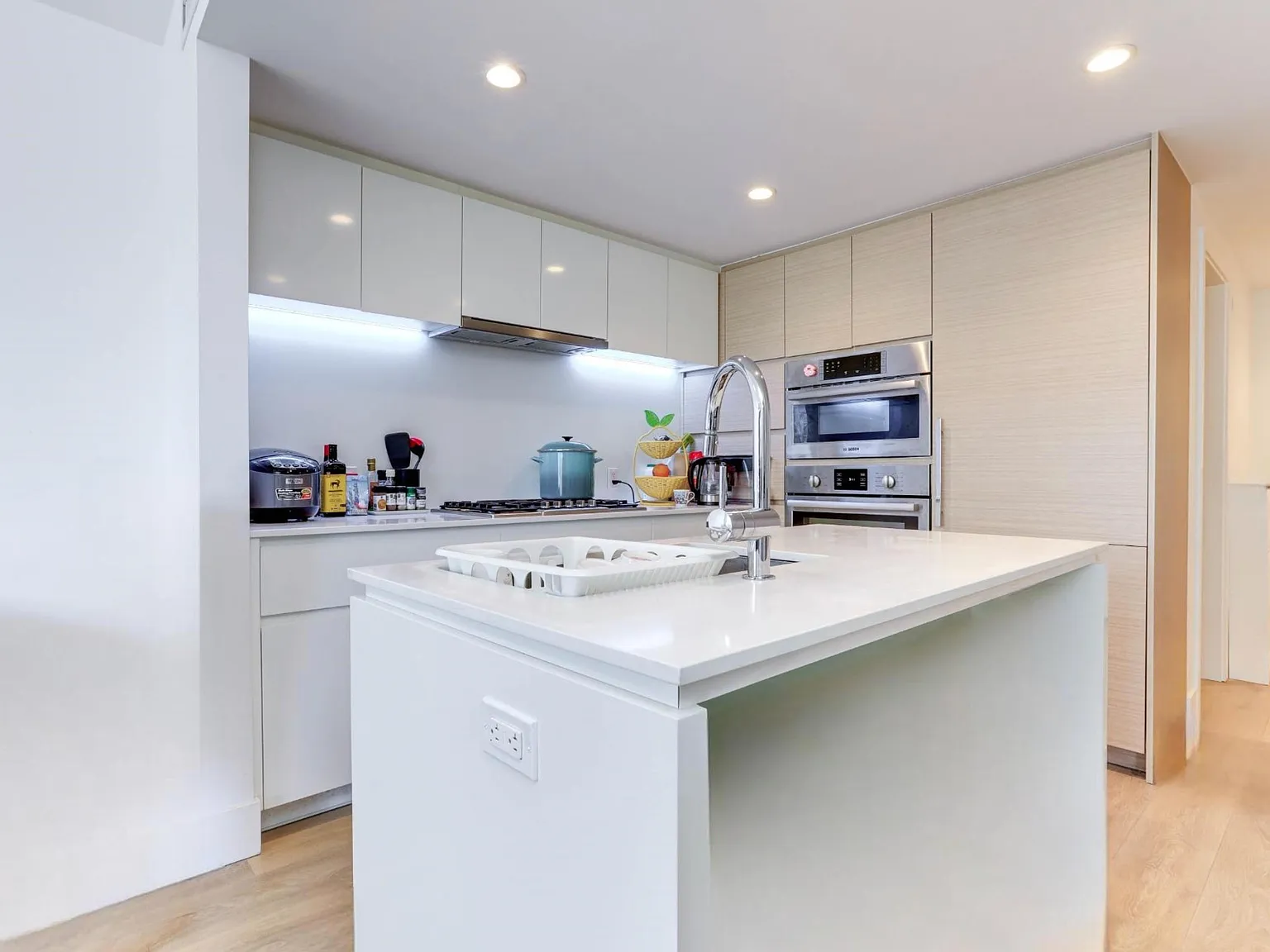 1 bed, 700 sqft, $2,450 — Photo 4